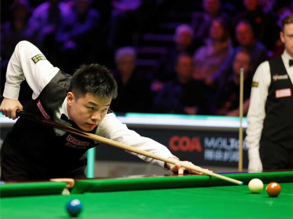 冲刺冠军!斯诺克世锦赛决赛今晚20点打响,赵心童暂以11-6领先 冲刺冠军!斯诺克世锦赛决赛今晚20点打响,赵心童暂以11-6领先